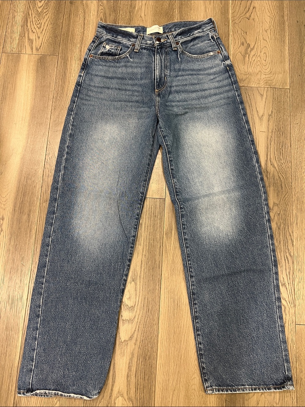 Universal Thread Men's Relaxed Straight-Leg Jeans - Faded Blue